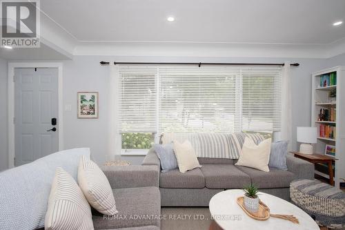 463 Jellicoe Crescent, London, ON - Indoor Photo Showing Living Room