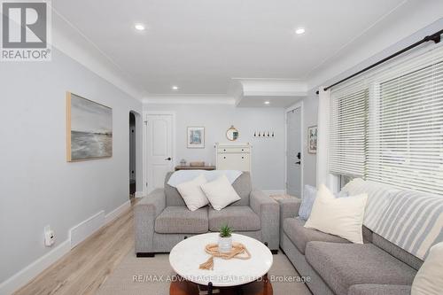 463 Jellicoe Crescent, London, ON - Indoor Photo Showing Living Room