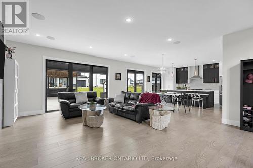 3495 Grand Oak Cross, London, ON - Indoor Photo Showing Living Room