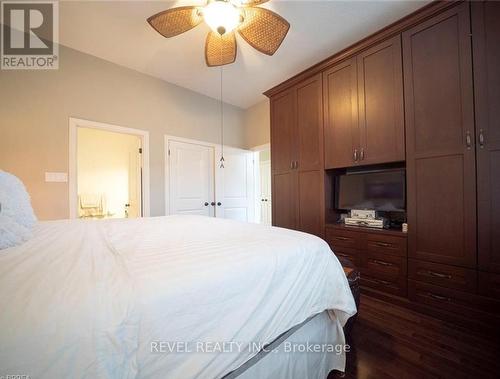 10 - 68 Fairview Drive, Brantford, ON - Indoor Photo Showing Bedroom