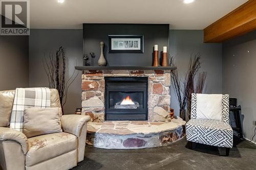 577 Fifth Lin E, Sault Ste Marie, ON - Indoor Photo Showing Living Room With Fireplace