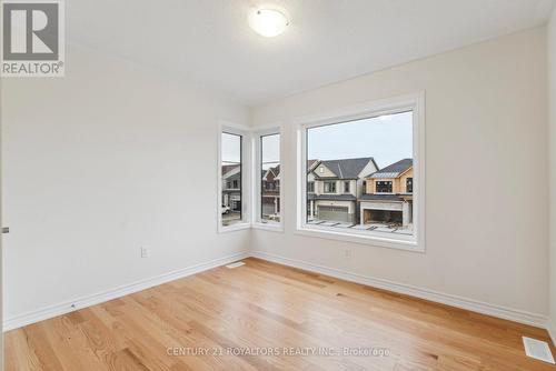 27 Prudhoe Terrace, Barrie, ON - Indoor Photo Showing Other Room