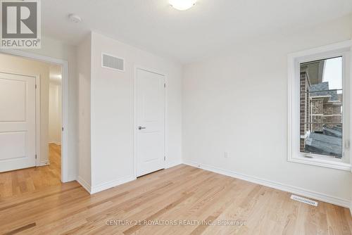 27 Prudhoe Terrace, Barrie, ON - Indoor Photo Showing Other Room