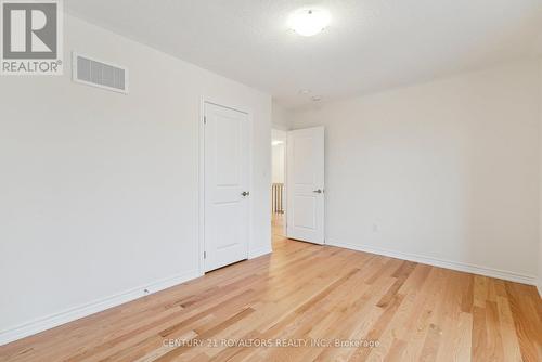 27 Prudhoe Terrace, Barrie, ON - Indoor Photo Showing Other Room