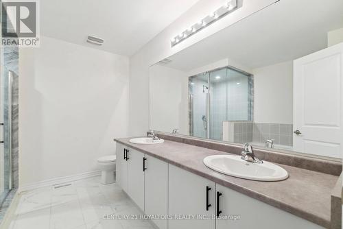 27 Prudhoe Terrace, Barrie, ON - Indoor Photo Showing Bathroom