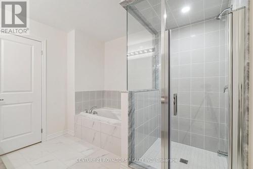 27 Prudhoe Terrace, Barrie, ON - Indoor Photo Showing Bathroom