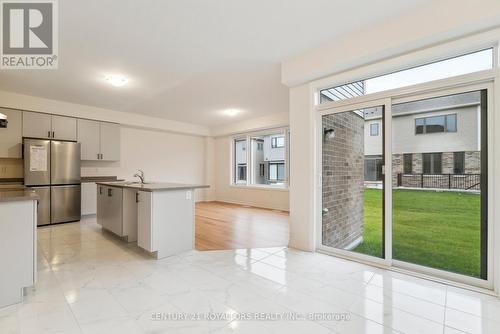 27 Prudhoe Terrace, Barrie, ON - Indoor Photo Showing Kitchen