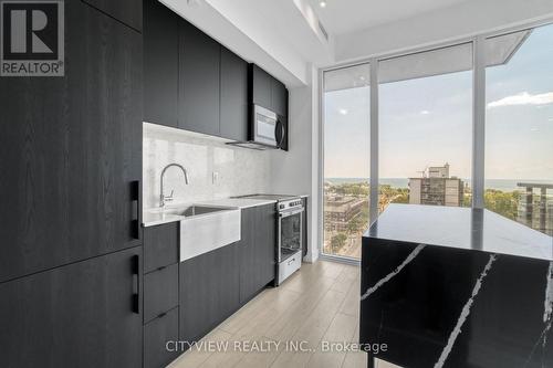 1104 - 270 Dufferin Street, Toronto, ON - Indoor Photo Showing Kitchen With Upgraded Kitchen