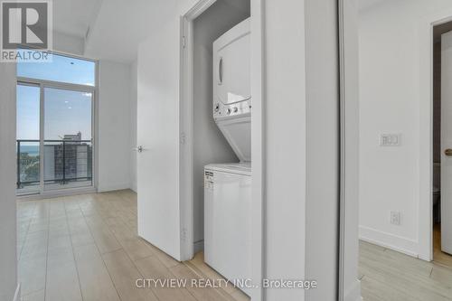 1104 - 270 Dufferin Street, Toronto, ON - Indoor Photo Showing Laundry Room