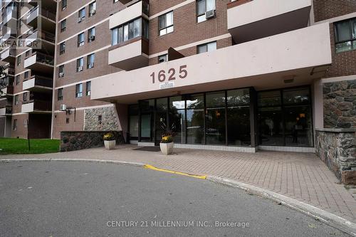 1120 - 1625 Bloor Street E, Mississauga, ON - Outdoor