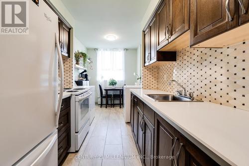 1120 - 1625 Bloor Street E, Mississauga, ON - Indoor Photo Showing Kitchen