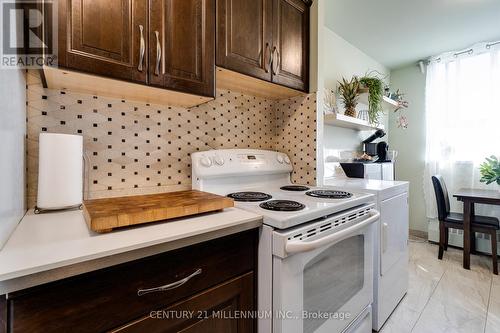 1120 - 1625 Bloor Street E, Mississauga, ON - Indoor Photo Showing Kitchen