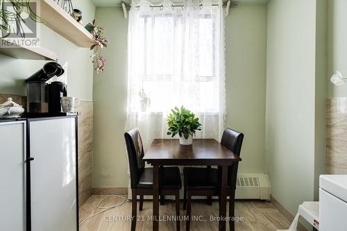 1120 - 1625 Bloor Street E, Mississauga, ON - Indoor Photo Showing Dining Room