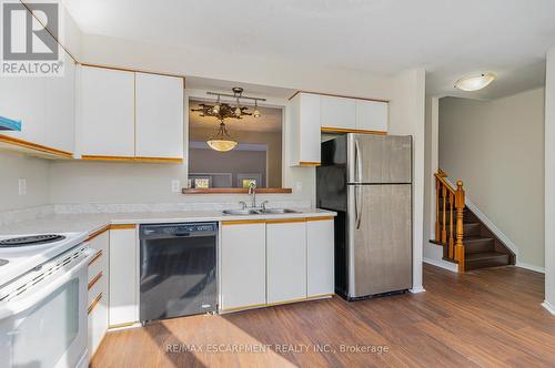 18 - 72 Stone Church Road W, Hamilton, ON - Indoor Photo Showing Kitchen With Double Sink