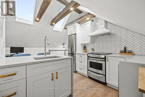 11 Mansion Street, Kitchener, ON - Indoor Photo Showing Kitchen With Upgraded Kitchen