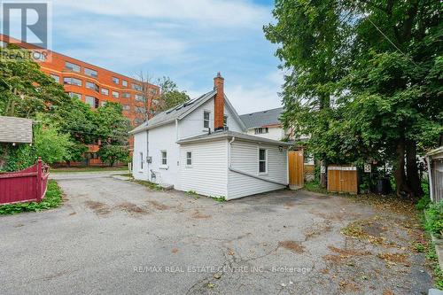 11 Mansion Street, Kitchener, ON - Outdoor