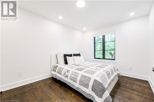 1319 Greeneagle Drive, Oakville, ON - Indoor Photo Showing Bedroom