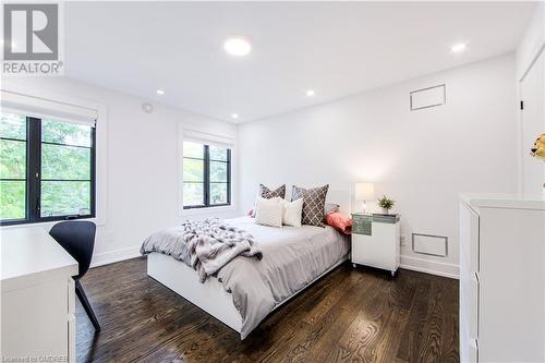 1319 Greeneagle Drive, Oakville, ON - Indoor Photo Showing Bedroom