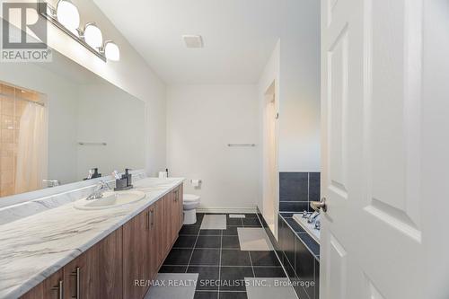 35 Spicer Street, Centre Wellington, ON - Indoor Photo Showing Bathroom