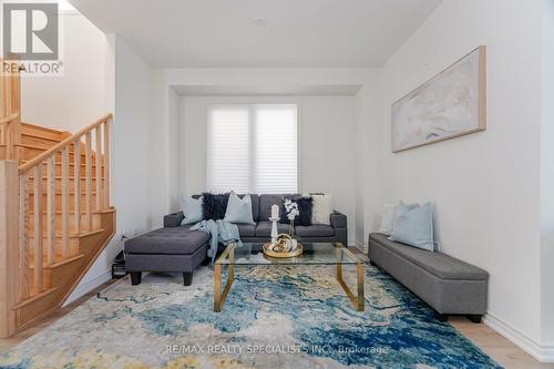 35 Spicer Street, Centre Wellington, ON - Indoor Photo Showing Living Room