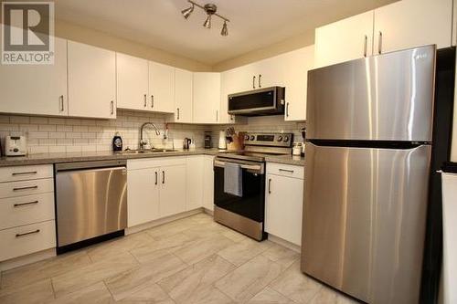 555 Houghton Road Unit# 314, Kelowna, BC - Indoor Photo Showing Kitchen