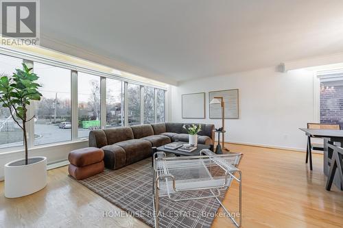 10 Cedar Springs Grove, Toronto, ON - Indoor Photo Showing Living Room