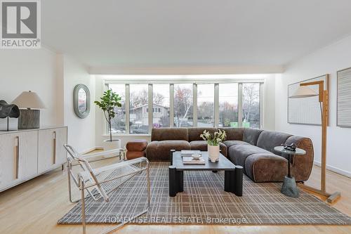 10 Cedar Springs Grove, Toronto, ON - Indoor Photo Showing Living Room