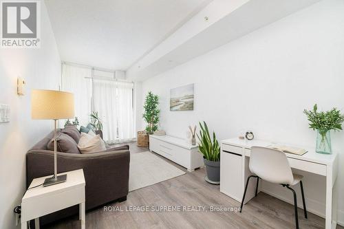 608 - 68 Merton Street, Toronto, ON - Indoor