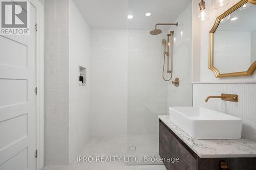 7 Woodycrest Avenue, Toronto, ON - Indoor Photo Showing Bathroom