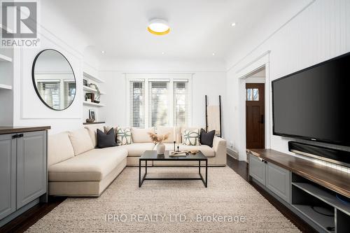 7 Woodycrest Avenue, Toronto, ON - Indoor Photo Showing Living Room