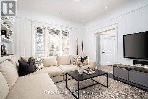 7 Woodycrest Avenue, Toronto, ON - Indoor Photo Showing Living Room