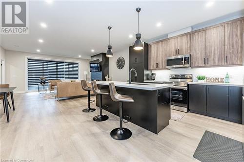 300 Richmond Street Unit# 22, Thorold, ON - Indoor Photo Showing Kitchen With Upgraded Kitchen