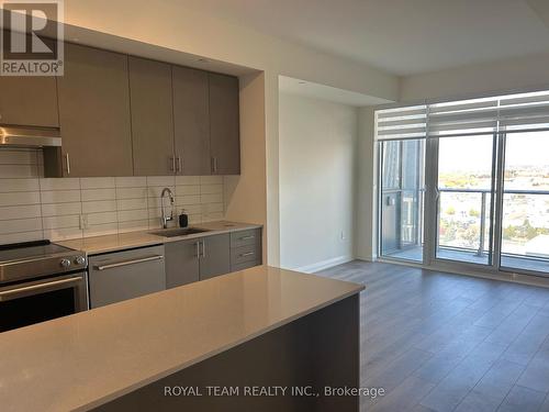 1009 - 9000 Jane Street, Vaughan, ON - Indoor Photo Showing Kitchen