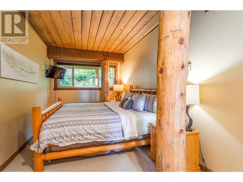 7470 Porcupine Road Unit# 608, Kelowna, BC - Indoor Photo Showing Bedroom