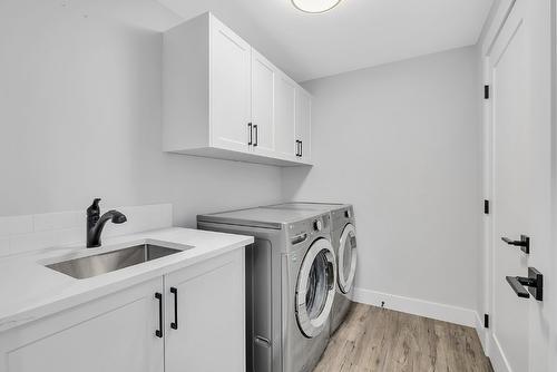 1938 Hemmerling Court, Kelowna, BC - Indoor Photo Showing Laundry Room