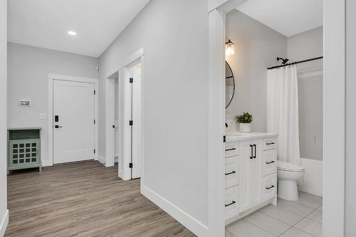 1938 Hemmerling Court, Kelowna, BC - Indoor Photo Showing Other Room