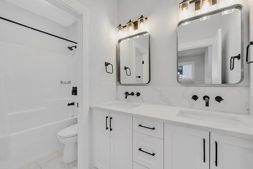 1938 Hemmerling Court, Kelowna, BC - Indoor Photo Showing Bathroom