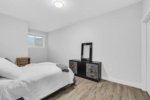 1938 Hemmerling Court, Kelowna, BC - Indoor Photo Showing Bedroom