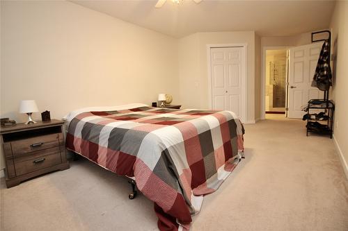 314-555 Houghton Road, Kelowna, BC - Indoor Photo Showing Bedroom