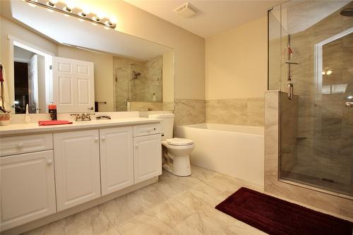 314-555 Houghton Road, Kelowna, BC - Indoor Photo Showing Bathroom