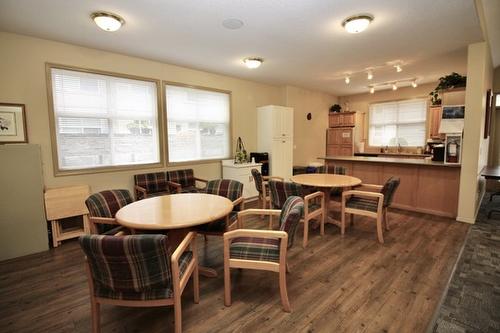 314-555 Houghton Road, Kelowna, BC - Indoor Photo Showing Dining Room