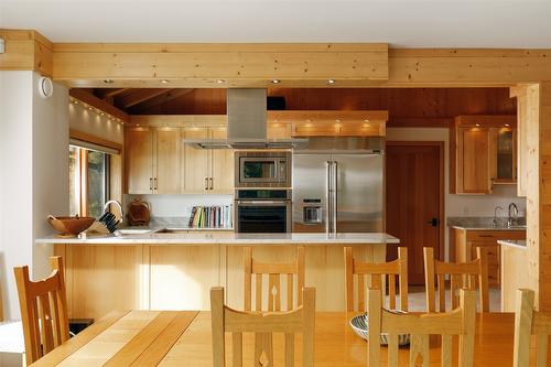 8100, 8104 Silver Star Road, Vernon, BC - Indoor Photo Showing Kitchen