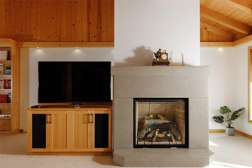 8100, 8104 Silver Star Road, Vernon, BC - Indoor Photo Showing Living Room With Fireplace