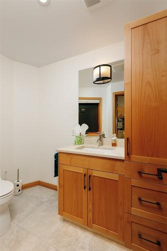 8100, 8104 Silver Star Road, Vernon, BC - Indoor Photo Showing Bathroom