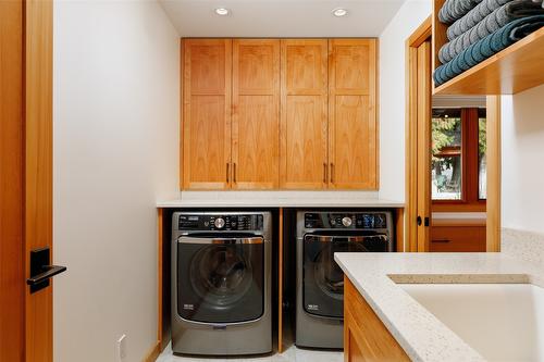 8100, 8104 Silver Star Road, Vernon, BC - Indoor Photo Showing Laundry Room