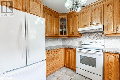 50 St Andrews Boulevard, Toronto, ON - Indoor Photo Showing Kitchen