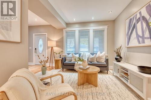 262 Homewood Avenue, Hamilton, ON - Indoor Photo Showing Living Room