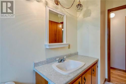 8 Windymere Drive, Sackville, NB - Indoor Photo Showing Bathroom