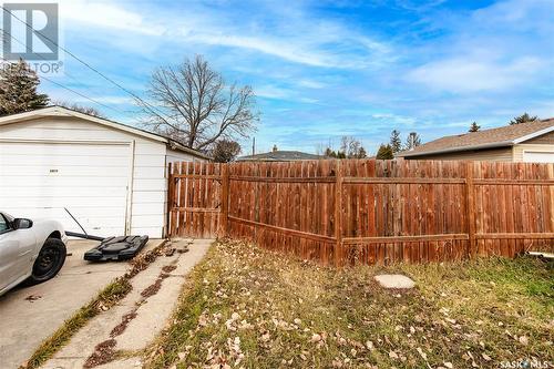 1017 Hastings Street, Moose Jaw, SK - Outdoor