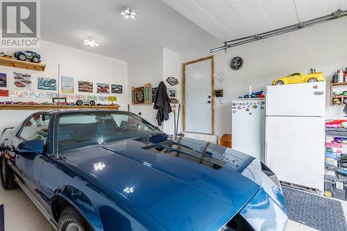 125 Amber Drive, Whitbourne, NL - Indoor Photo Showing Garage